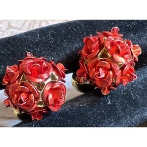 Vintage Red Roses Bouquet Stud Earrings Fairytale Queen Of Hearts 1/2 Inch